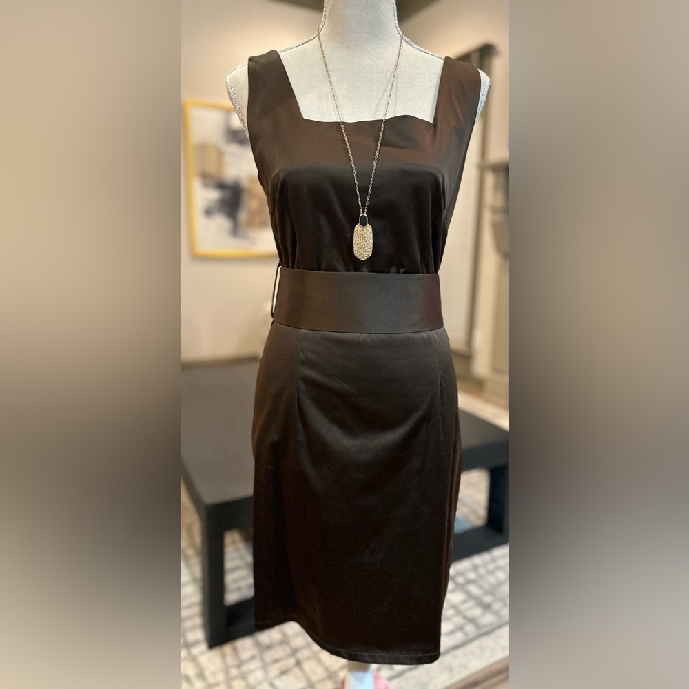 GRIFFLIN chocolate brown cocktail dress with cutout back & BOW 🎀 🩷